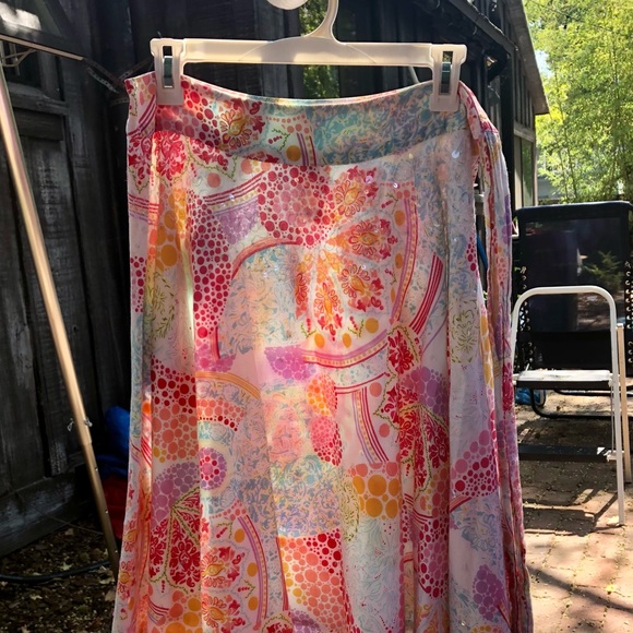 Early 2000s guess skirt -full circle when twirling - Picture 3 of 5